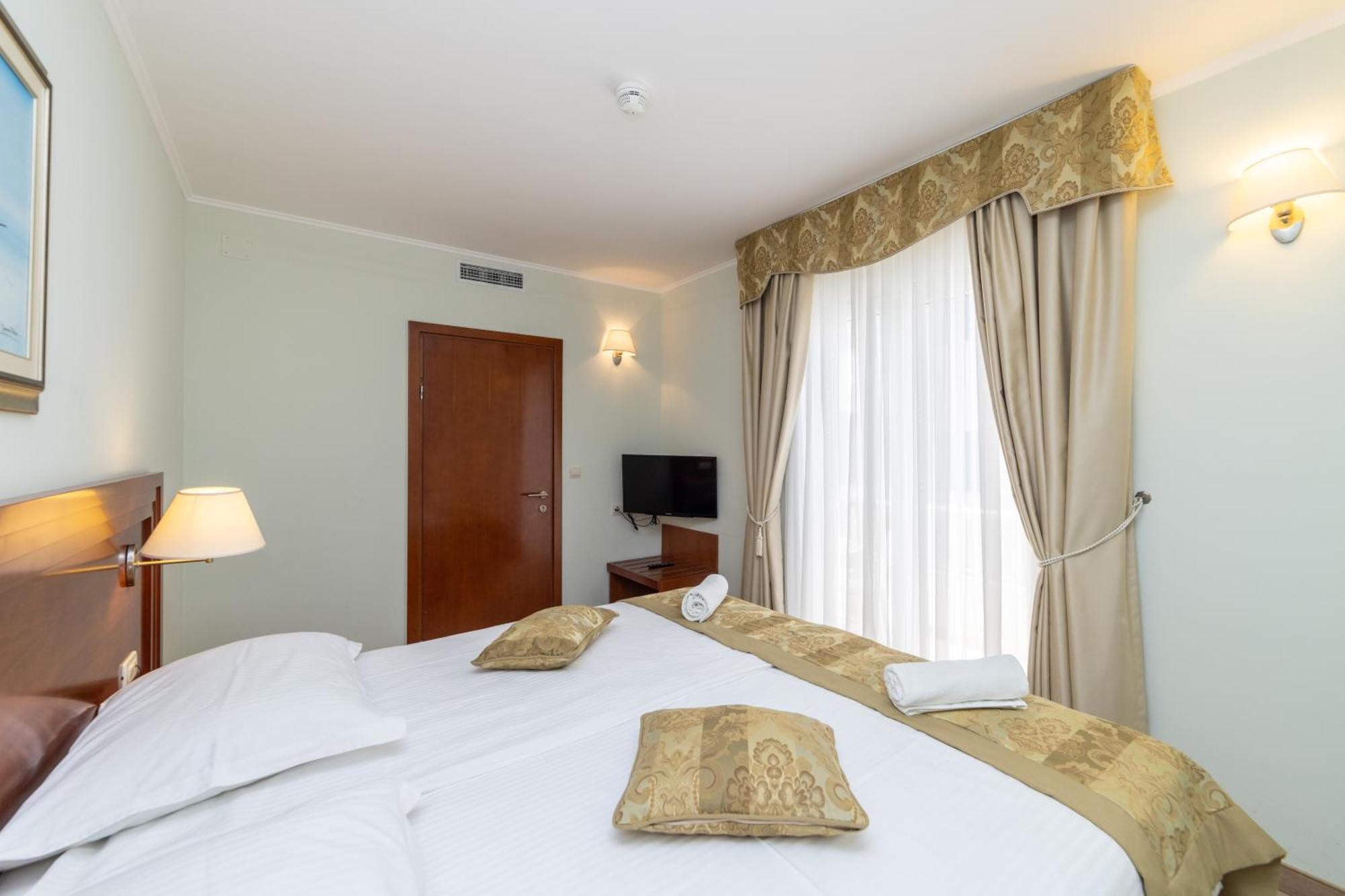 Hotel Bella Vista Drvenik  Luaran gambar